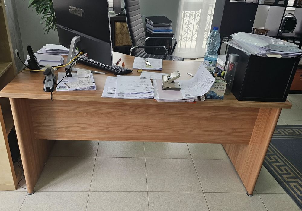 Vendo secretária em faia 1.60m