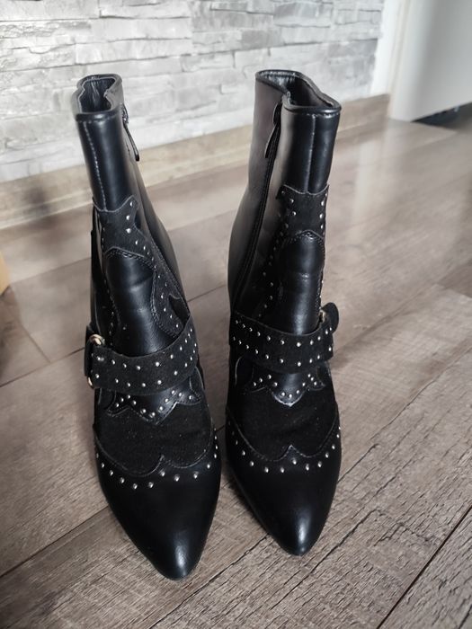 Czarne eleganckie botki r.39
