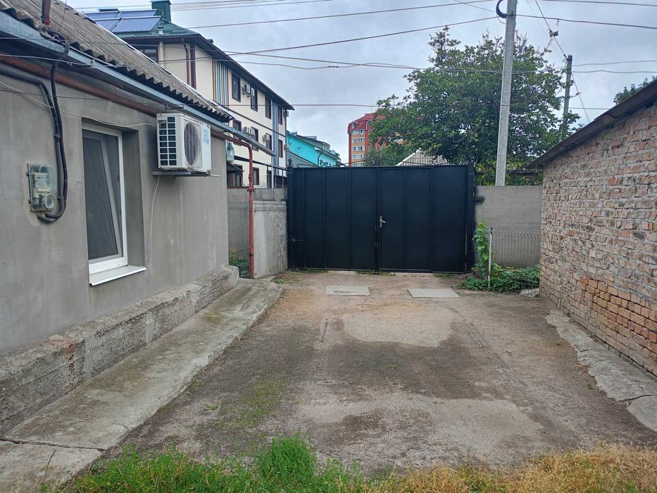 Продаєця частина будинку