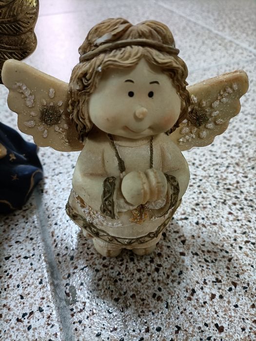 Anjinhos em loiça