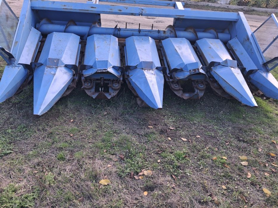 Кукурудзяна жатка кмс-6