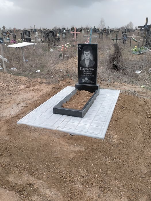 Изготовление памятников,укладка плитки