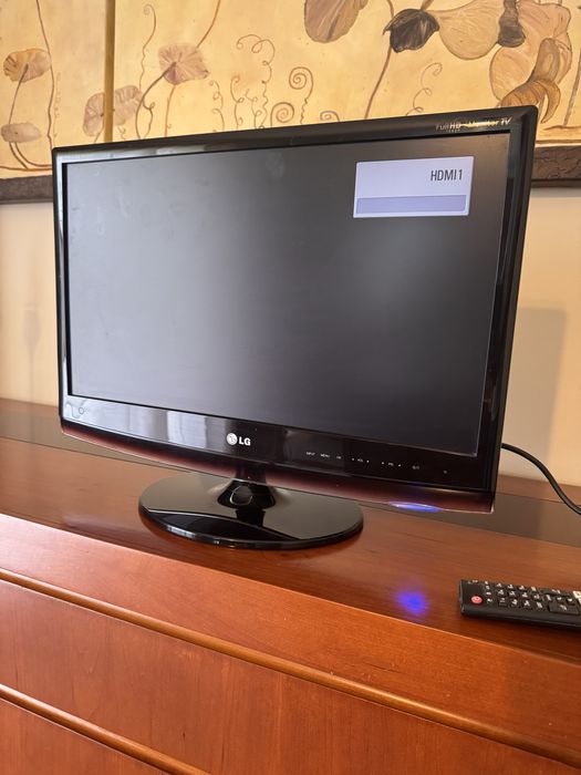 LG FLATRON M2262D — Monitor/TV 22” Full HD com comando