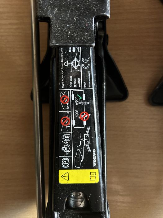 Домкрат Volvo XC90 XC60 V60 s40 v50 c30 c70