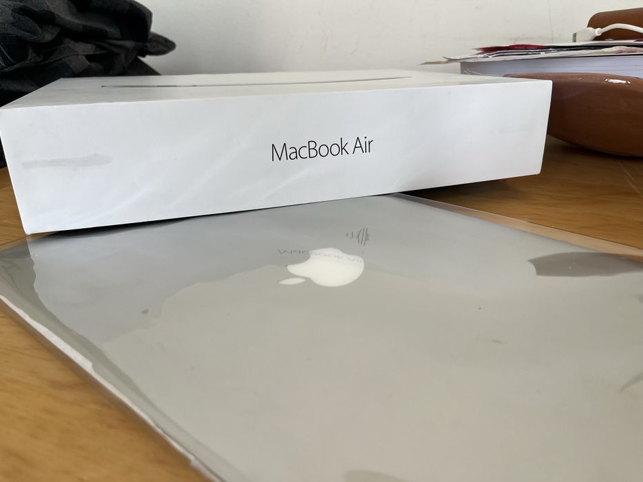 MacBook Air 13” A1466 + Caixa Original + Carregador | Excelente Estado