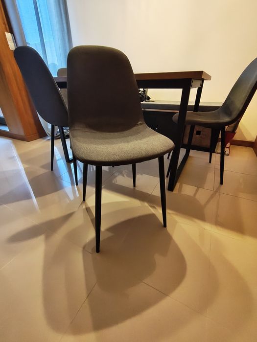 Conjunto Mesa + 4 cadeiras