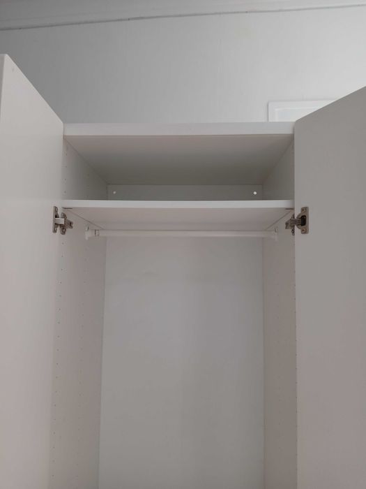 Roupeiro em óptimo estado!!!