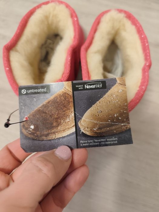 Уггі для дівчинки