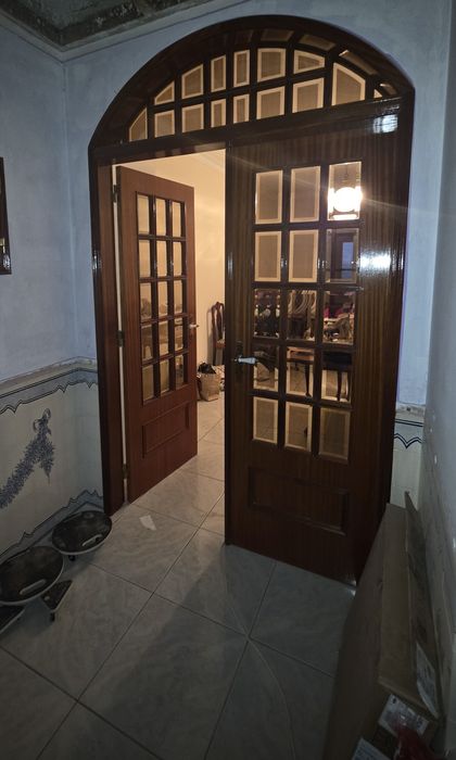 Portas de interiores em madeira  e vidro