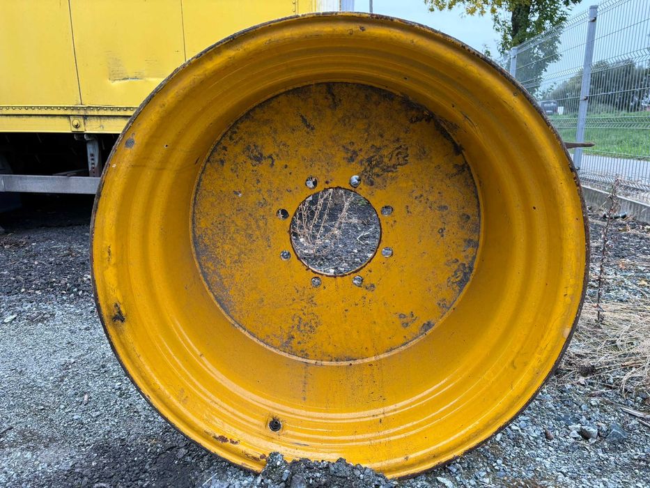 Felga Felgi Rolnicze Traktor Przemysłowa Kombajn 32" 27x32 8 ŚRUB