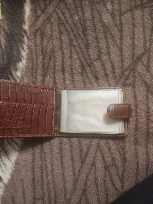 Кошелек,  портмоне.