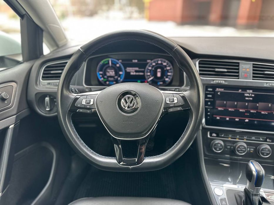 Продам електрокар  e-golf
