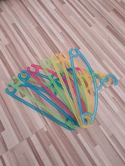 Akcesoria do szafki dziecięcej.