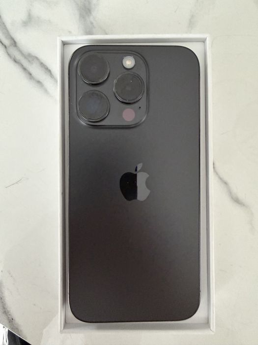 Iphone 15 pro 1T  black titanium