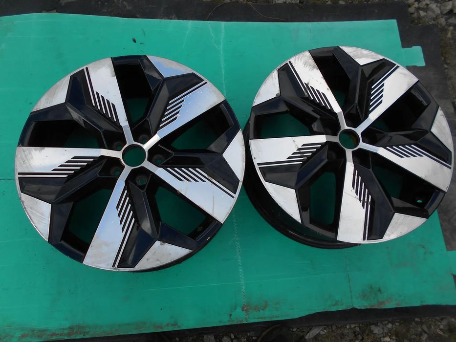 FELGA FELGI  ALUMINIOWA  Renault Megane e tech 7x20 ET34