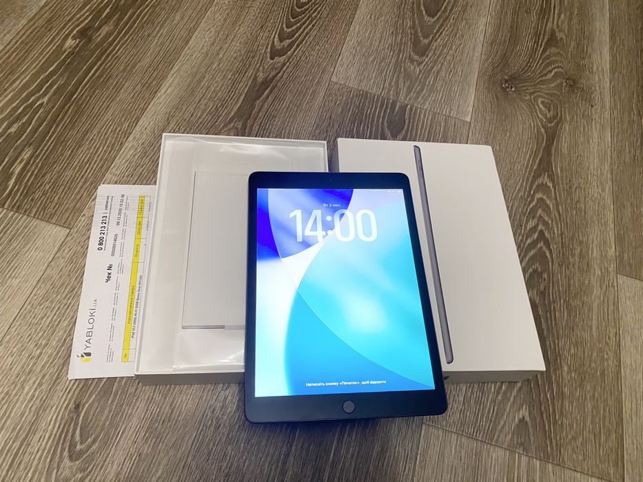 Продам iPad 8th 10ʼ2 Space Grey