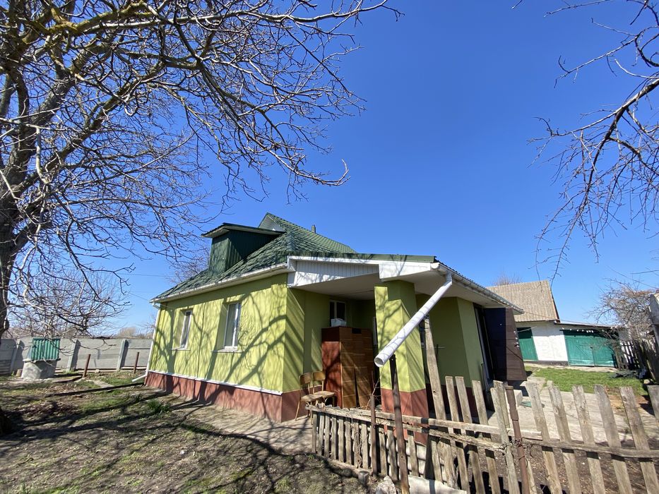 Продаж будинку зі зручностями с. Безугляки