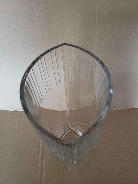 Jarra Estriada em Cristal - Atlantis