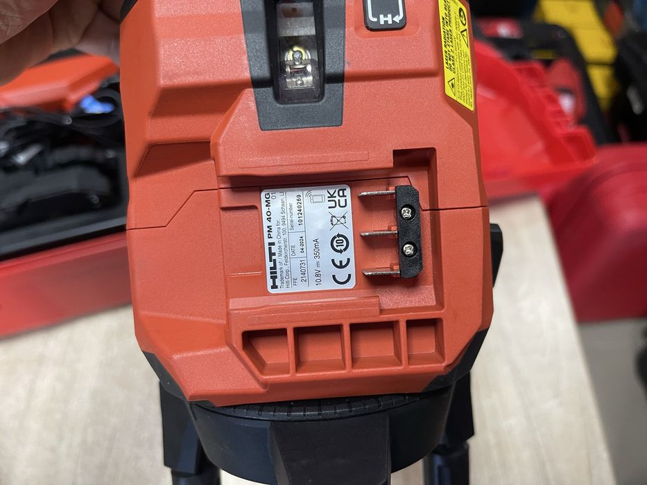 Hilti PM 40-MG / мультилінійний лазерний рівень Хілті