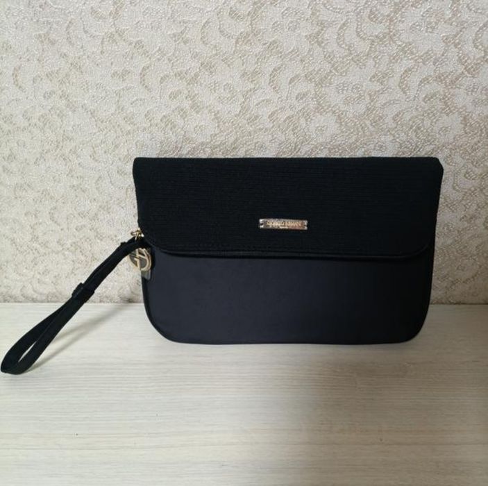 Стильна брендова жіноча косметичка клач сумка  косметичка Armani