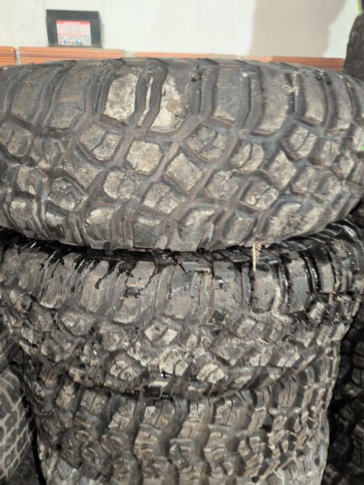 Vendo pneus 32x10r15 ou 32x10r16 ou30x10.r15 ou 255x75r15 ou 30x10r14