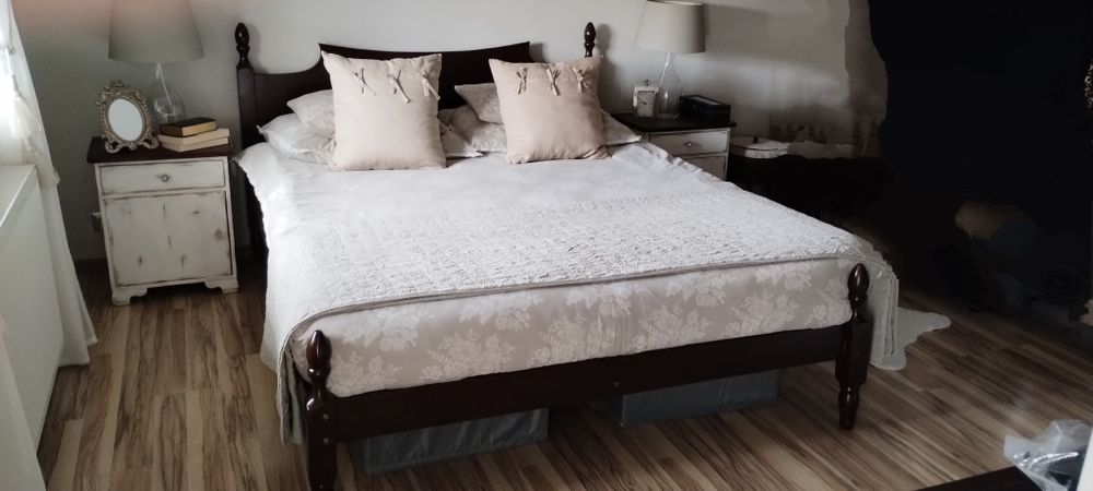 Łóżko drewniane do sypialni