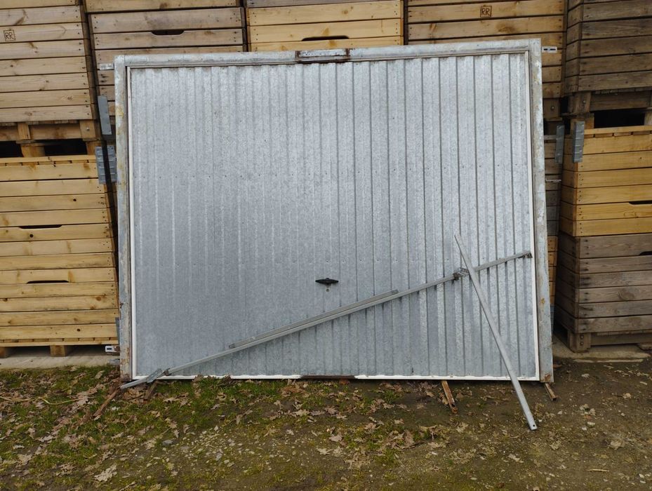 Brama garażowa, uchylna