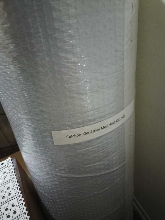 Cama articulada nova por estrear