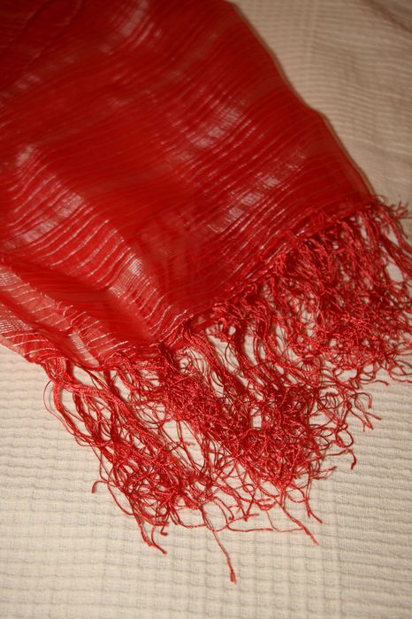 Lenço Vermelho com Prateado