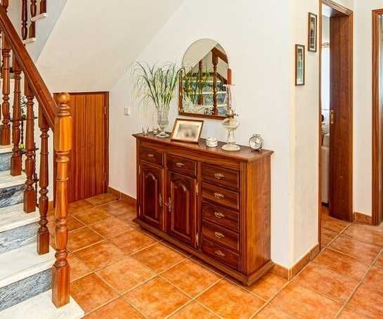 Conjunto Aparador de Madeira Maciça, Estante de Apoio e Espelho