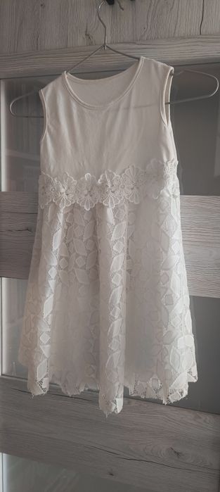 Śloczna sukienka roz 110