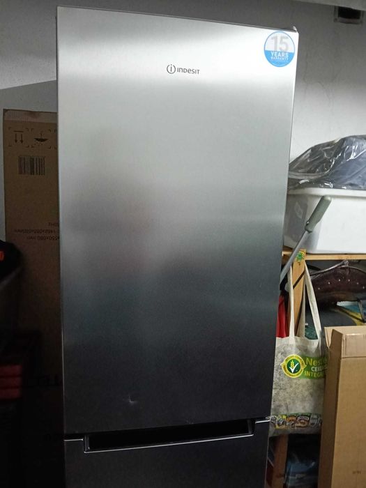 Frigofrifico Frigorifico XIT8 T2E X - Indesit - Avariado
