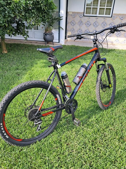 Bicicleta GIANT em alumínio