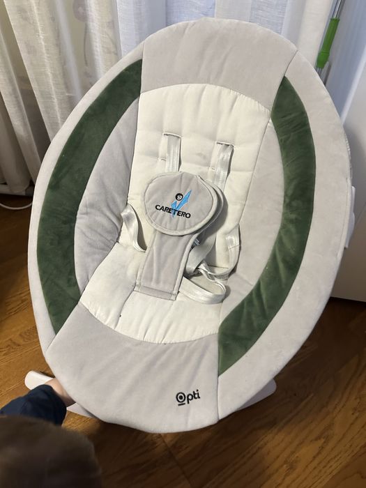 Caretero заколисуючий центр