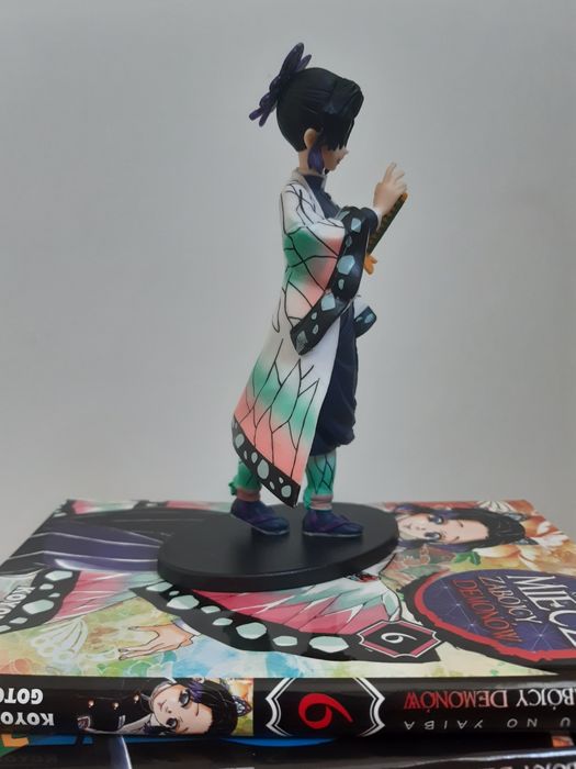 Figurka demon slayer shinobu