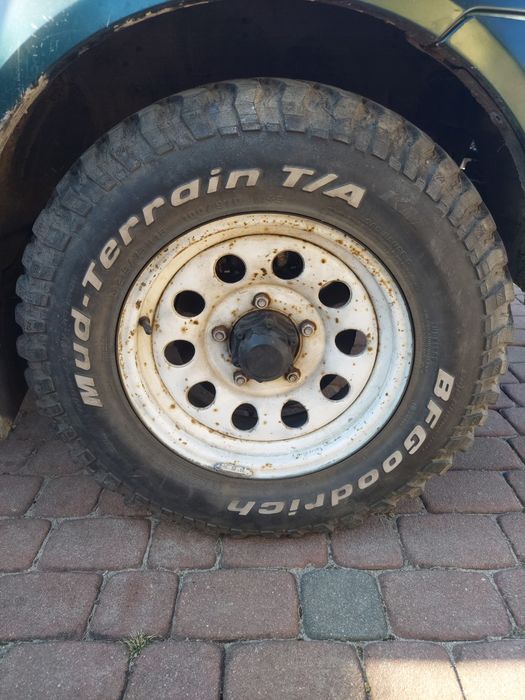 Koła 5x139,7.opony 215 75r 15