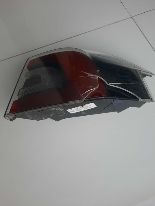 Lampa prawy tył Tesla model S w błotnik Europa