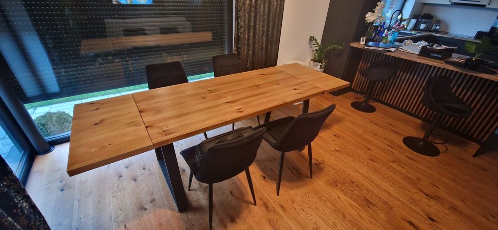 Stół z drzewa debowego