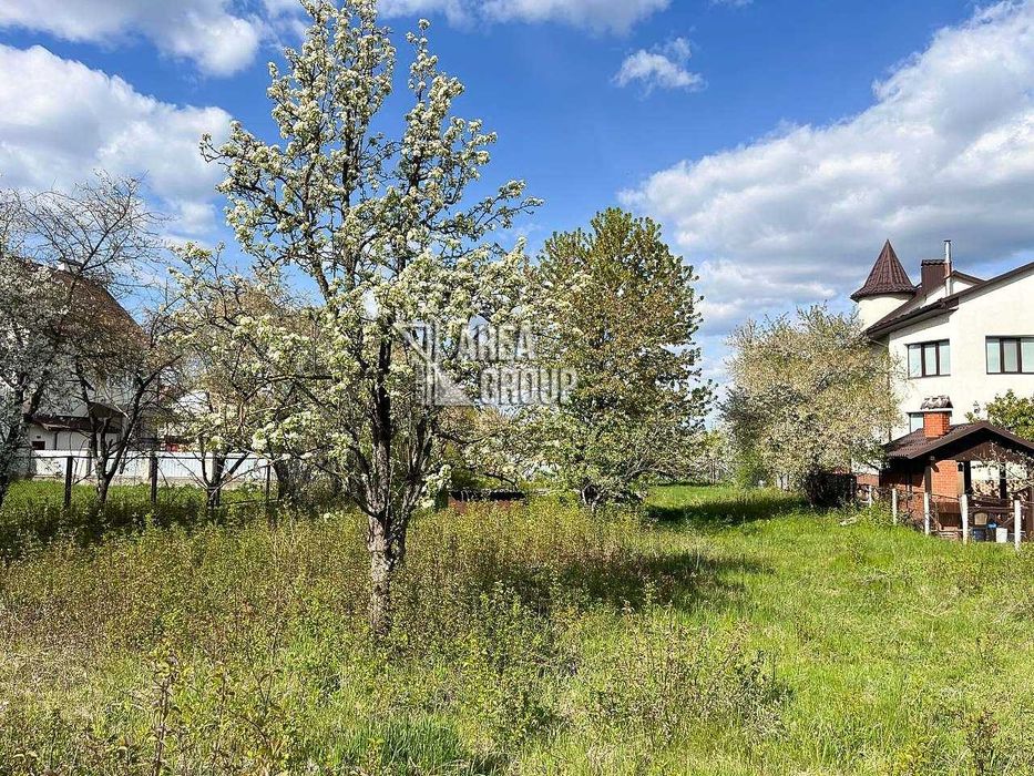 Продам рівну земельну ділянку під забудову 15 соток