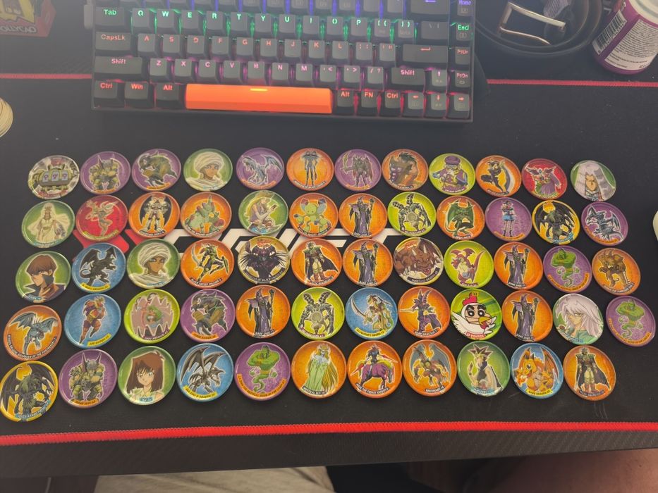 Vendo tazos metálicos Yugi Oh!