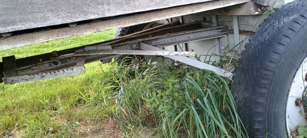 Wóz do traktora ciągnika na kołach 16 na drzewo do lasu
