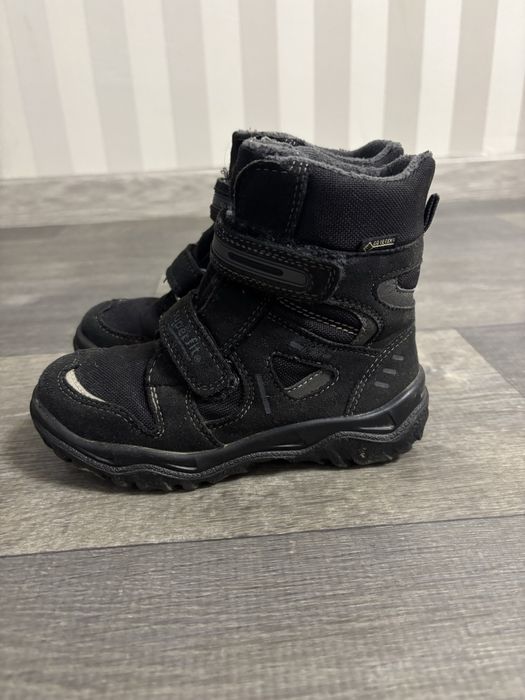 Продам дитяче зимове взуття Superfit.
