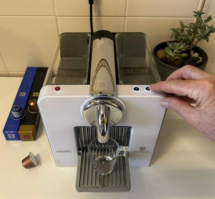 Máquina café Nespresso KRUPS Le Cube