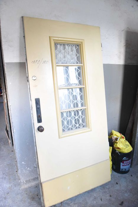 Stare solidne drzwi wejściowe lata 1940