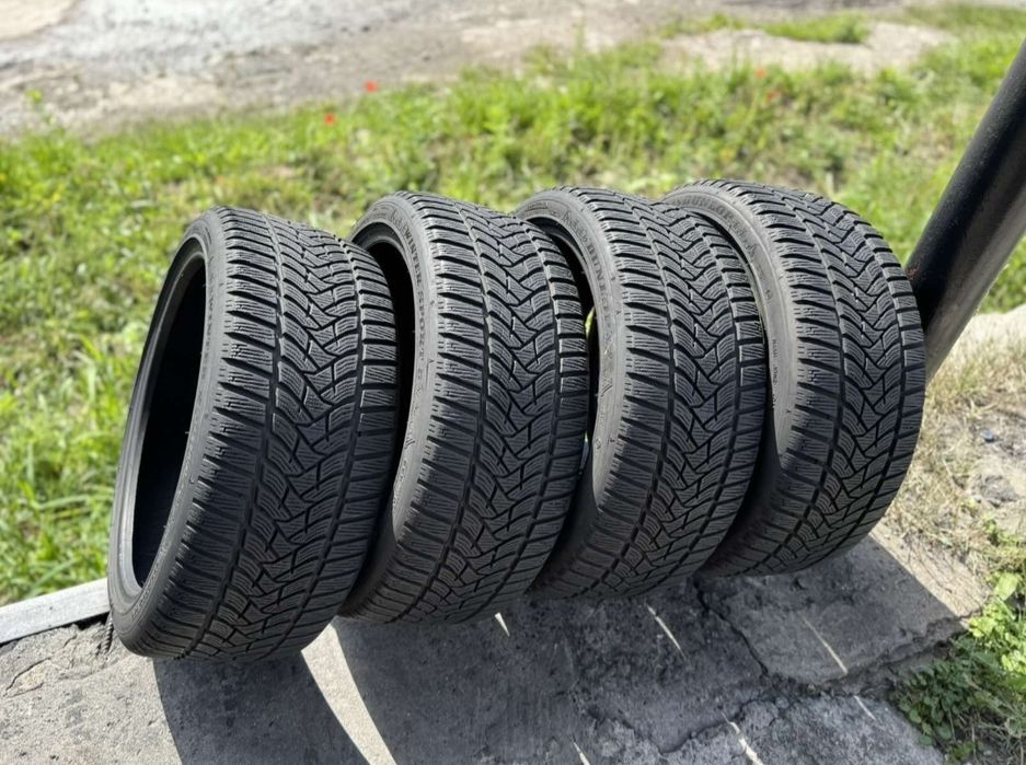 Зимові шини Dunlop 225/40 r18