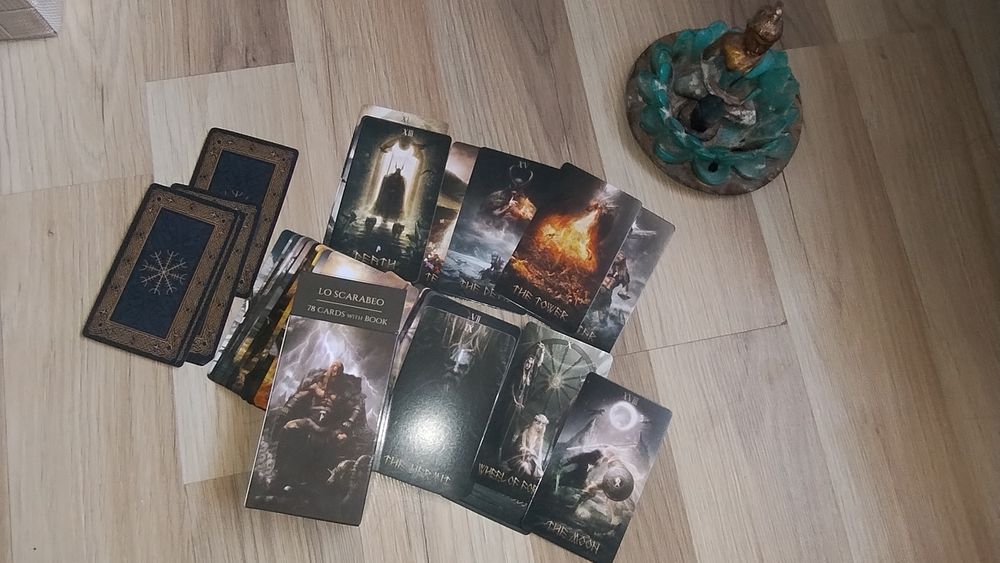 Revendedora de Tarots & Oráculos – Vários Baralhos Novos – 13,50€ c/ p