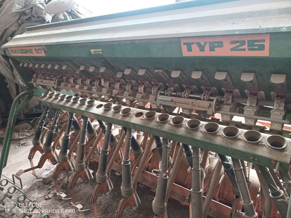 Agregat uprawowo-siewny Howard 2,5 siewnik Amazone D7