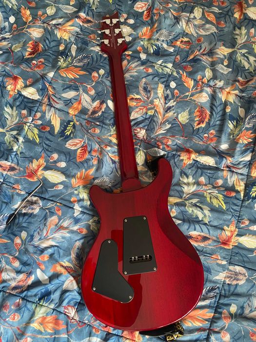 Guitarra Elétrica PRS SE com whammy bar