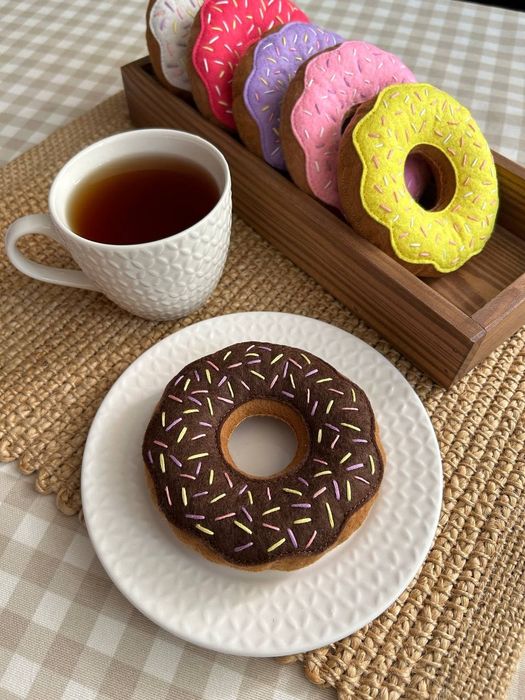 Іграшкова їжа. Пончики з фетру. Їжа з фетру. Іграшки з фетру.