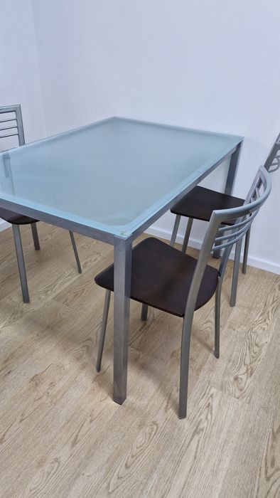 Mesa cozinha com 4 cadeiras